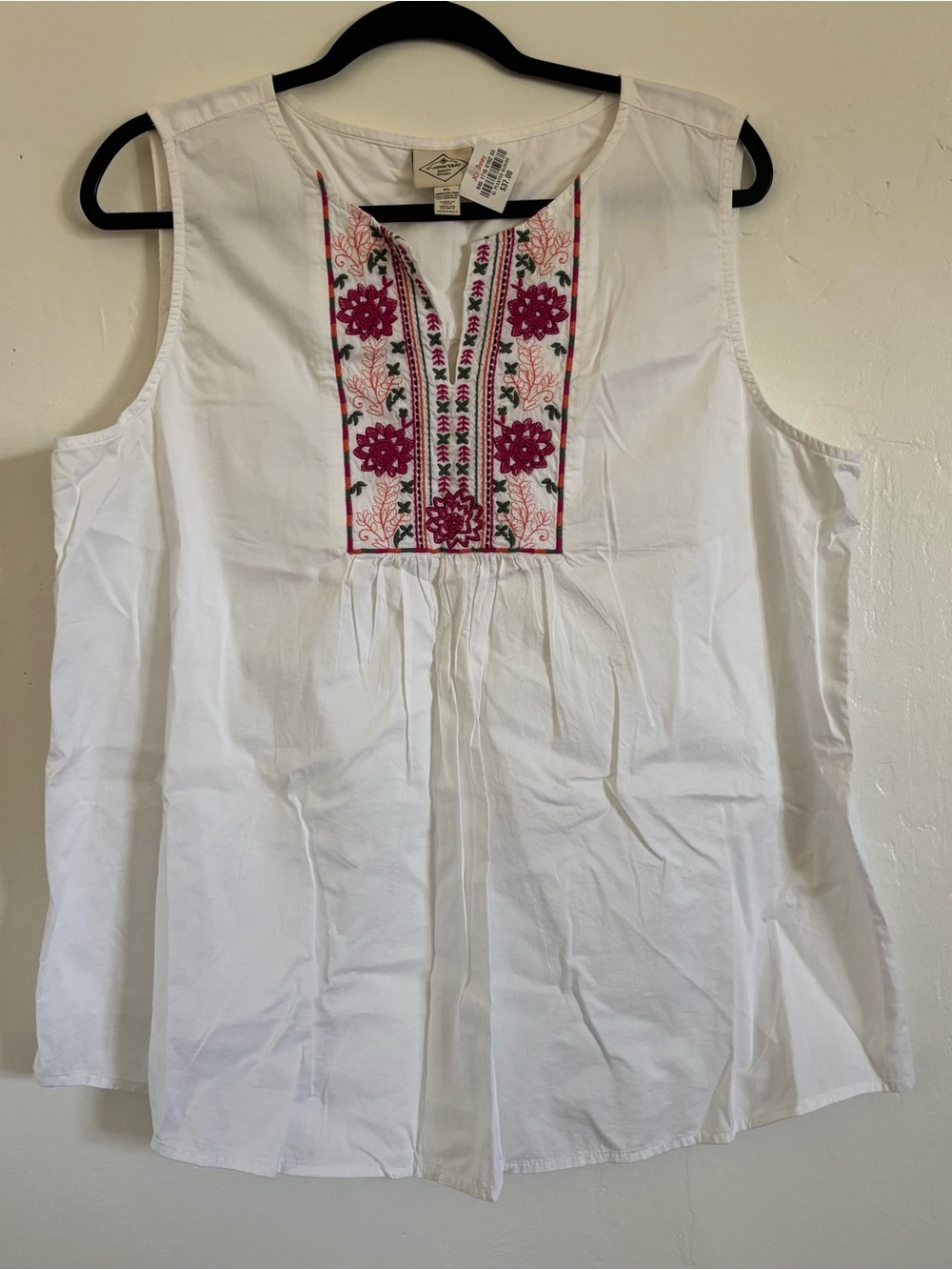 St.John’s Bay White Sleeveless Embroidered Tunic Top with Pink Floral Detail